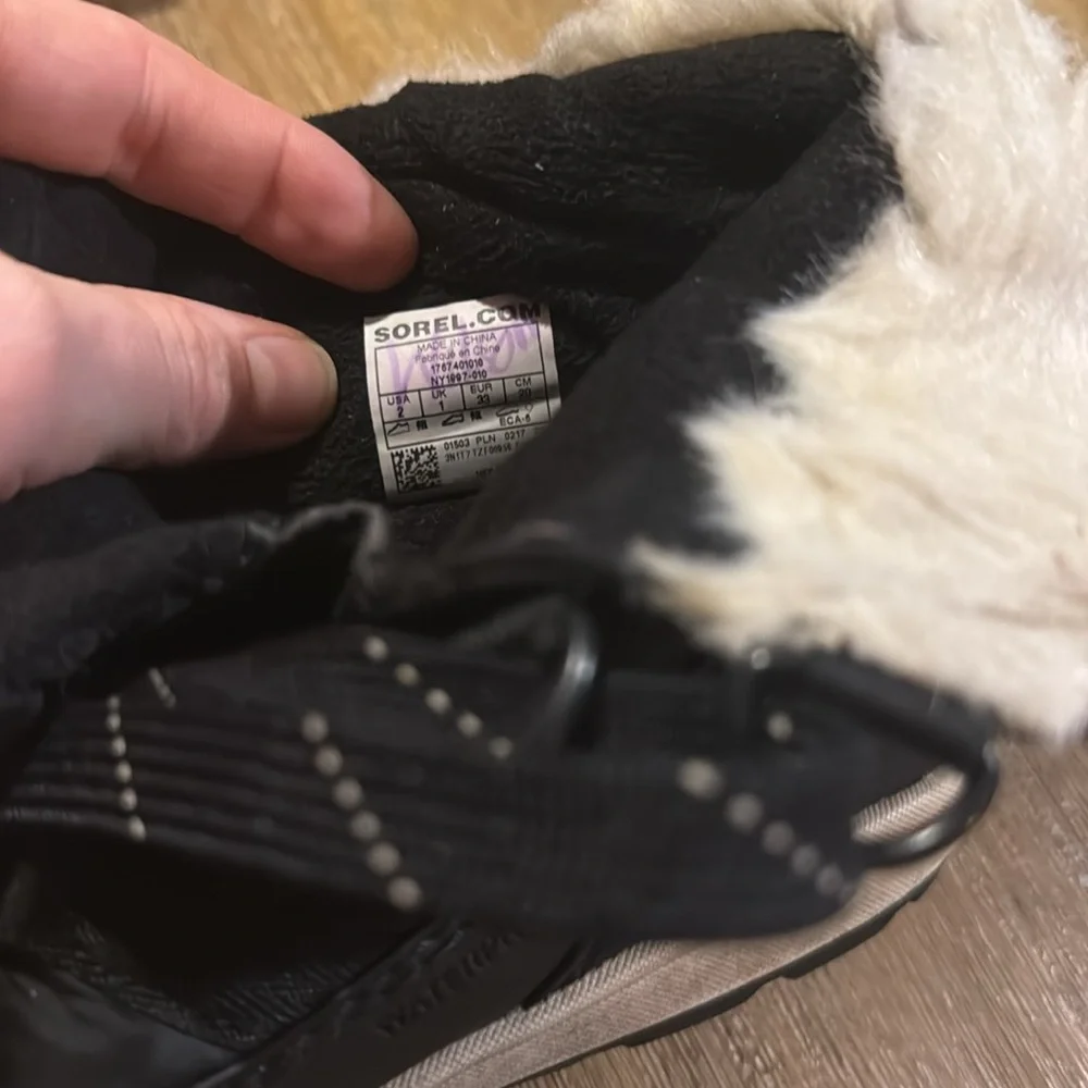 Sorel Kids' Whitney Black Waterproof Shearling Winter Booties Size 2